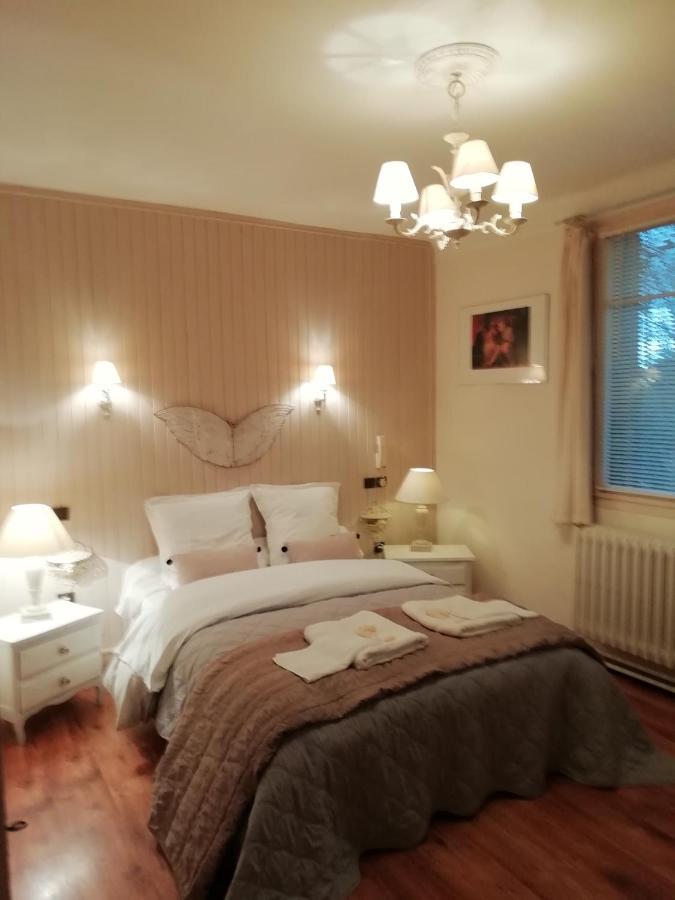 La Mirabelle-Casteil Country House Pensionat Eksteriør billede